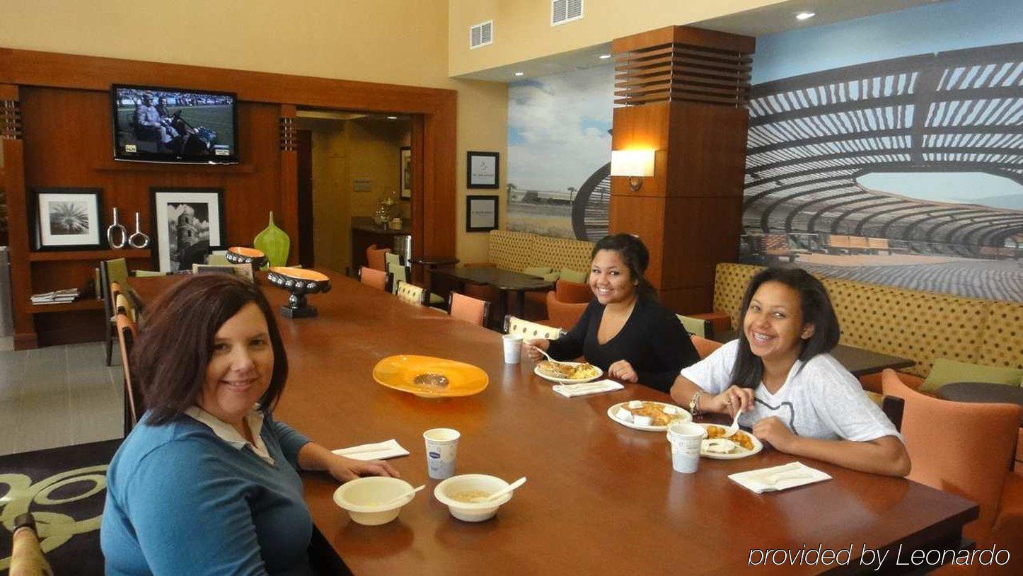 Hampton Inn & Suites Riverside/Corona East Restaurace fotografie