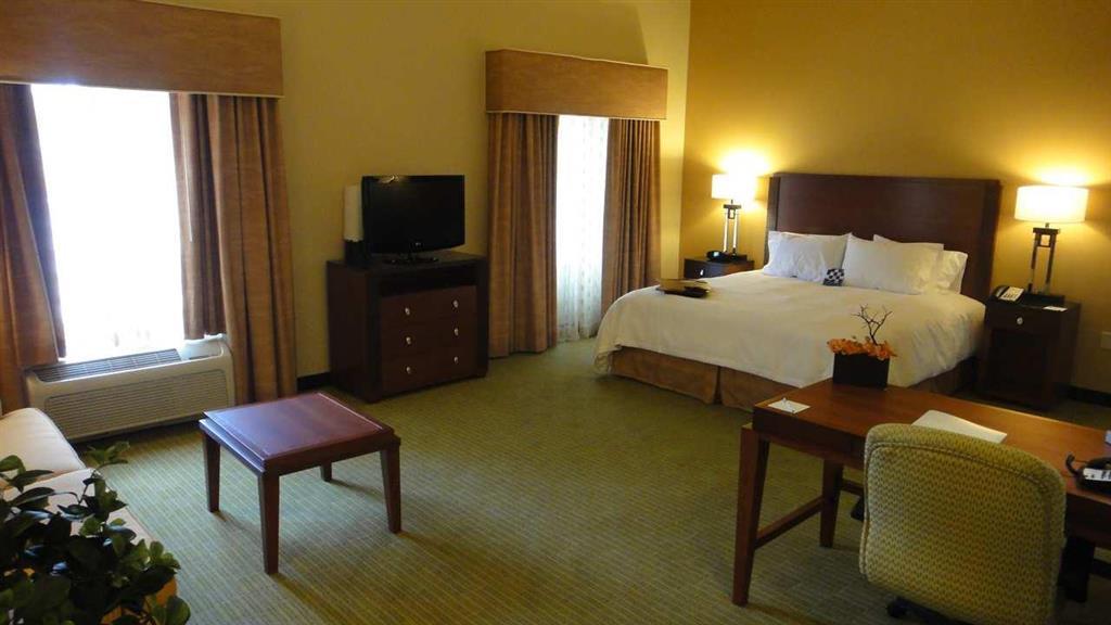 Hampton Inn & Suites Riverside/Corona East Pokoj fotografie
